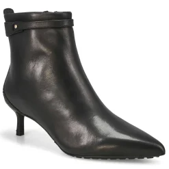 Adela Up Women