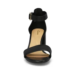 Ezoria Mae Women
